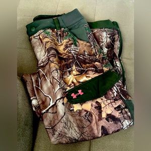 Woman camo pants fleece lined under armor
